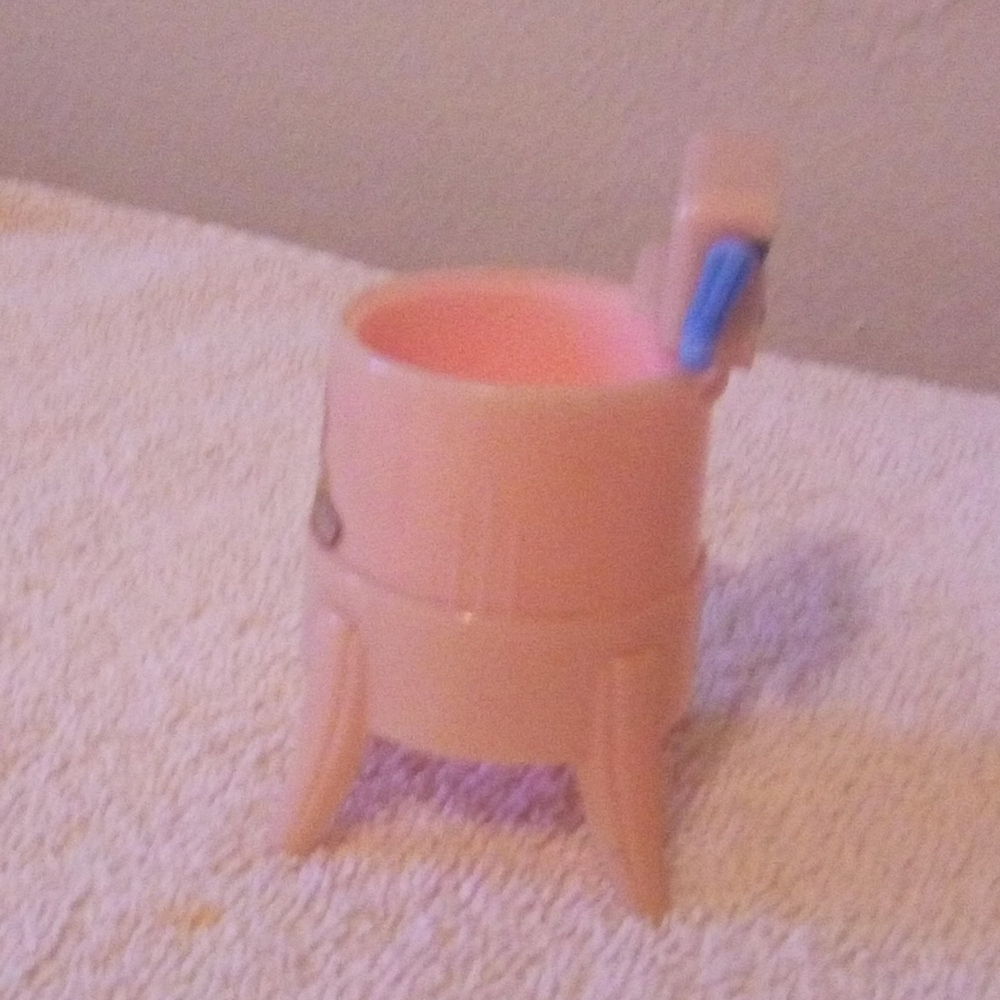 Vintage Renwal wringer washer dollhouse 3" - Picture 3 of 3